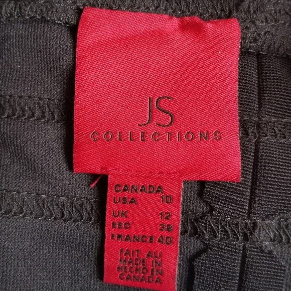 JS Collections Deep V off the shoulder crop top - Picture 2 of 4